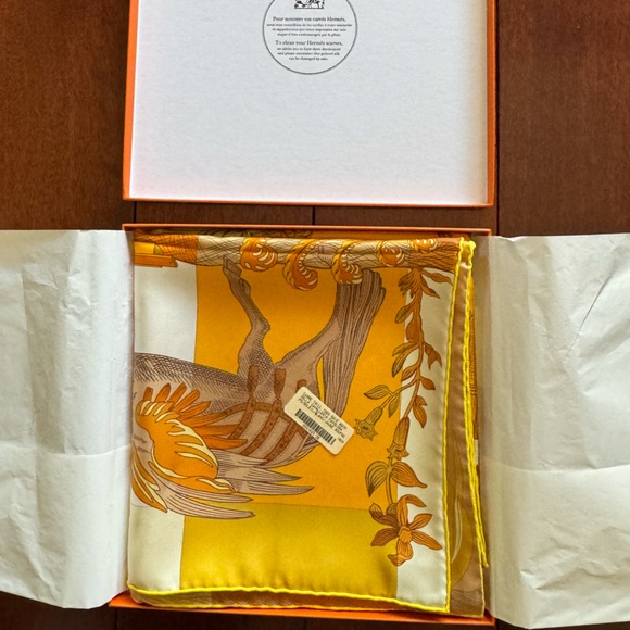 Authentic Hermes Silk Scarf 90CM - Picture 5 of 9